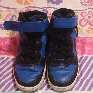 Nike Kids Black and Blue Sneakers